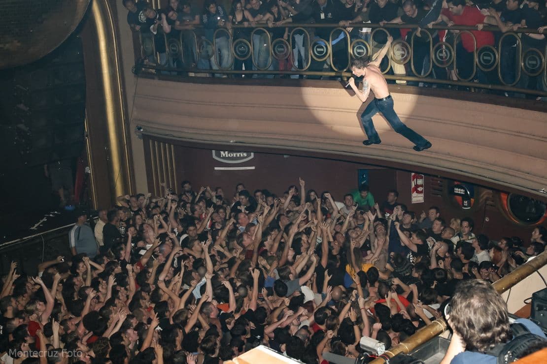 Foto: Montecruz Foto (https://www.montecruzfoto.org/24-04-2009-Die-Toten-Hosen-Teatro-Colegiales) · Die Toten Hosen - Live in Buenos Aires, Teatro Colegiales, 24.04.2009 · 2009